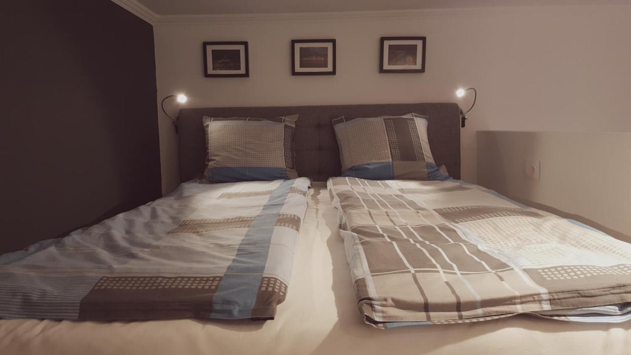 Apartamento Home, Far Away From 2