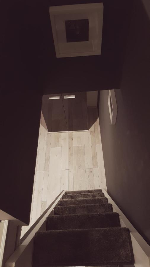 Apartamento Home, Far Away From 2 *