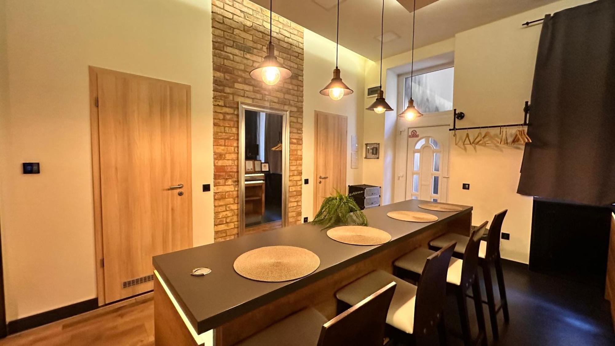 Apartamento Home, Far Away From 2